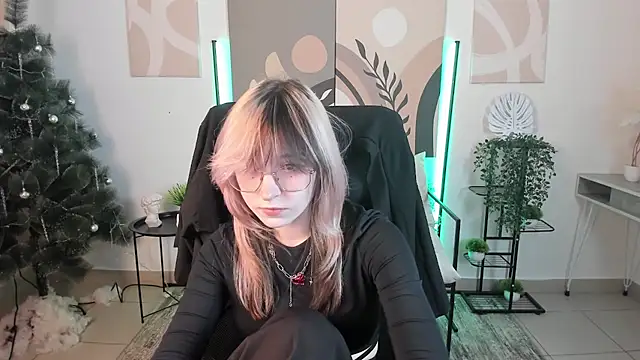 NyxCalderra online show from May 4, 9:12 am