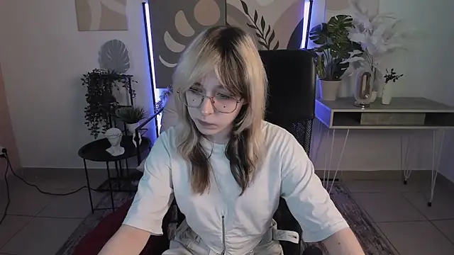 NyxCalderra online show from June 5, 4:39 am