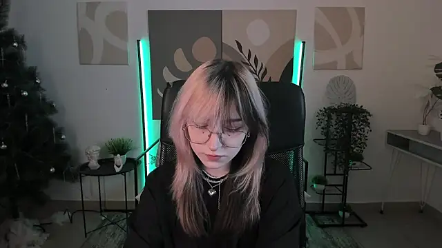 NyxCalderra online show from May 7, 4:50 am
