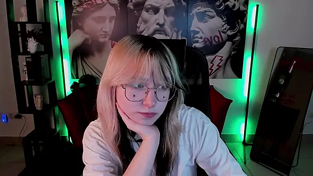 NyxCalderra online show from May 26, 4:21 am
