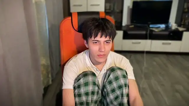 vialeras1 online show from April 26, 1:47 am