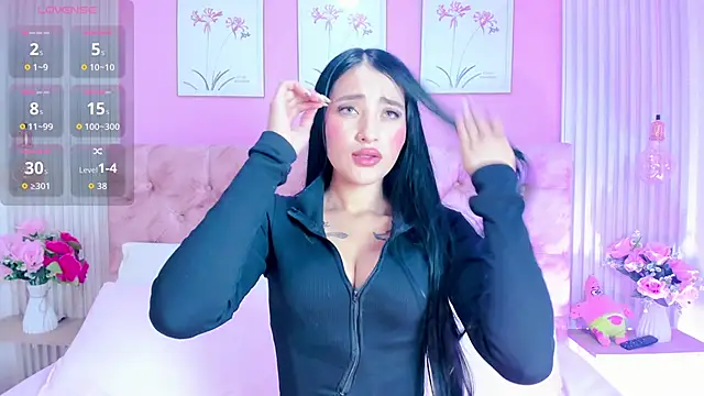 Snapshot of Ariana_west_ chatting on May 5, 1:14 pm Ariana west online show from May 5, 1:14 pm