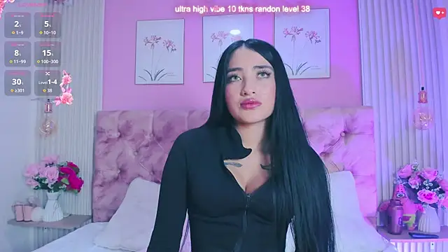 Snapshot of Ariana_west_ chatting on June 1, 2:50 pm Ariana west online show from June 1, 2:50 pm
