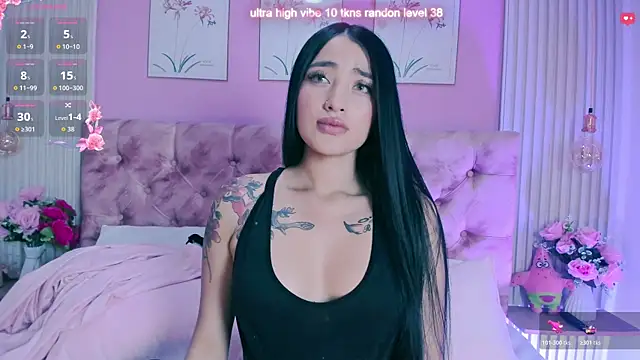 Snapshot of Ariana_west_ chatting on May 25, 12:59 pm Ariana west online show from May 25, 12:59 pm