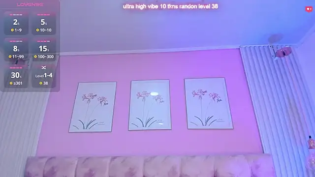 Snapshot of Ariana_west_ chatting on April 30, 1:07 pm Ariana west online show from April 30, 1:07 pm
