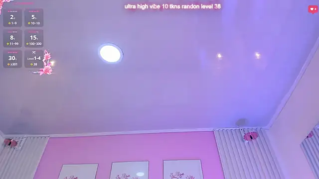 Snapshot of Ariana_west_ chatting on May 9, 12:52 pm Ariana west online show from May 9, 12:52 pm