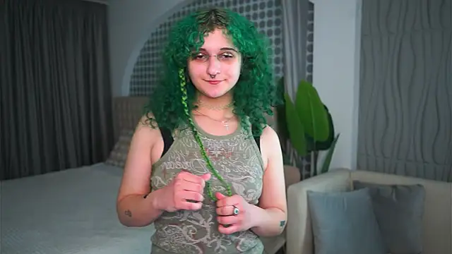 NeomaTaegel online show from April 29, 5:30 pm