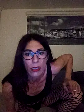 Snapshot of Ambra84 chatting on May 16, 11:15 pm Ambra84 online show from May 16, 11:15 pm