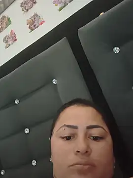 Snapshot of romina23 chatting on May 24, 8:53 pm romina23 online show from May 24, 8:53 pm