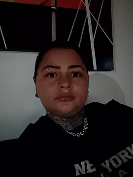 Snapshot of romina23 chatting on May 26, 11:14 pm romina23 online show from May 26, 11:14 pm
