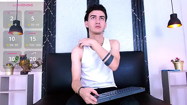 Feiccer Castquer online show from May 21, 11:07 am