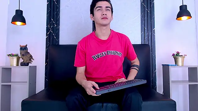 Feiccer Castquer online show from May 14, 11:18 am