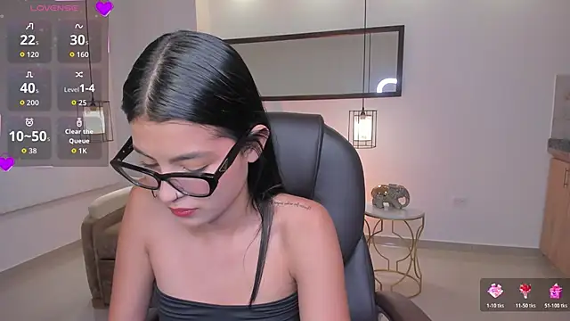 amber willow online show from June 5, 1:43 am