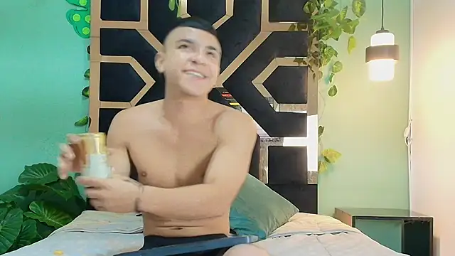 Snapshot of ELGRAN_JEFE chatting on June 1, 6:29 pm ELGRAN JEFE online show from June 1, 6:29 pm