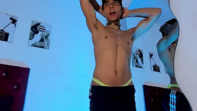 ThiagoSexy005 online show from May 17, 12:21 am