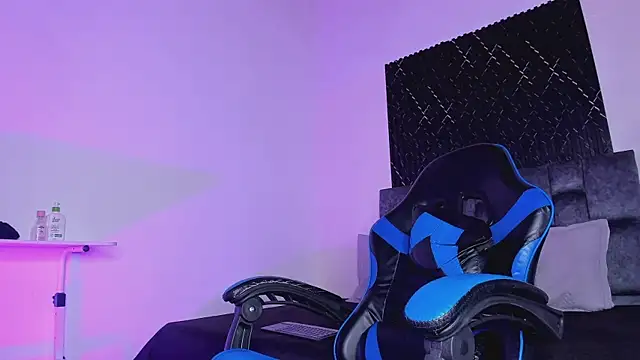 ThiagoSexy005 online show from July 17, 12:30 am
