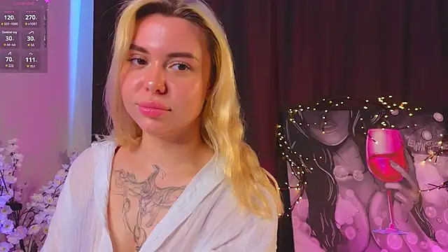 AveriRigby online show from May 9, 7:23 am