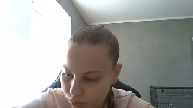 Snapshot of _Linsyy_ee_ chatting on June 12, 8:56 am Linsyy ee online show from June 12, 8:56 am