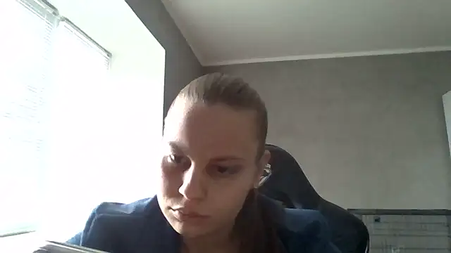 Snapshot of _Linsyy_ee_ chatting on May 1, 1:49 pm Linsyy ee online show from May 1, 1:49 pm