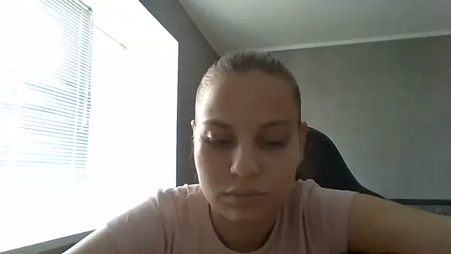 Snapshot of _Linsyy_ee_ chatting on June 11, 10:23 am Linsyy ee online show from June 11, 10:23 am