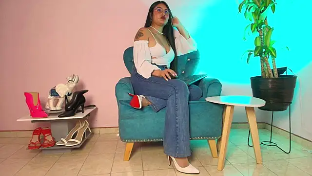 violett lii online show from May 27, 8:49 pm
