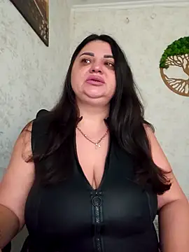-CUTE-EVVIL- online show from May 6, 5:11 am