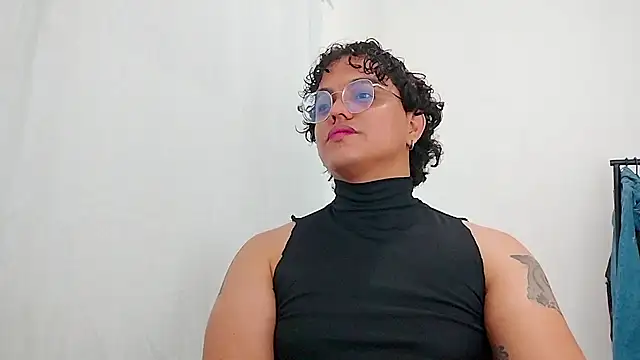 Snapshot of Diane_exotic chatting on April 28, 2:27 am Diane exotic online show from April 28, 2:27 am