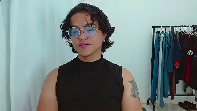 Snapshot of Diane_exotic chatting on June 11, 2:53 am Diane exotic online show from June 11, 2:53 am