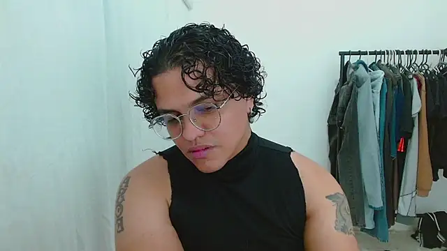Snapshot of Diane_exotic chatting on May 14, 10:18 pm Diane exotic online show from May 14, 10:18 pm