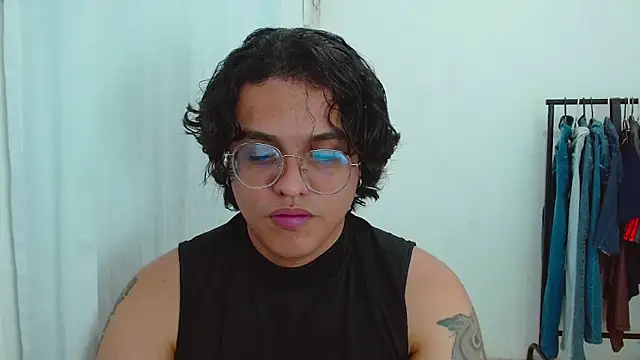 Snapshot of Diane_exotic chatting on June 11, 12:32 am Diane exotic online show from June 11, 12:32 am