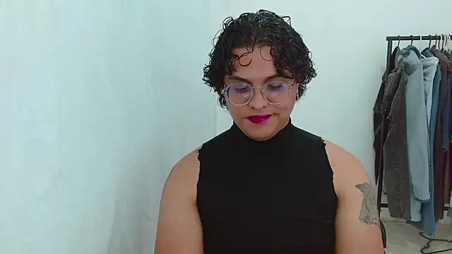 Snapshot of Diane_exotic chatting on May 13, 1:01 am Diane exotic online show from May 13, 1:01 am