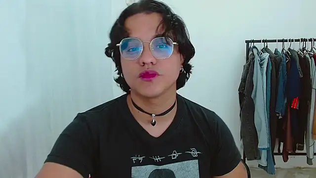 Snapshot of Diane_exotic chatting on May 27, 11:01 pm Diane exotic online show from May 27, 11:01 pm