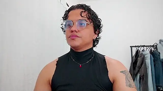 Snapshot of Diane_exotic chatting on May 3, 8:23 pm Diane exotic online show from May 3, 8:23 pm