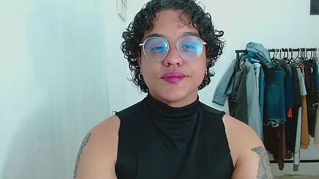 Snapshot of Diane_exotic chatting on May 19, 1:56 am Diane exotic online show from May 19, 1:56 am