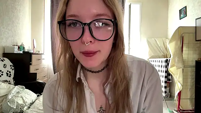 Elinthegreat online show from May 11, 1:12 pm