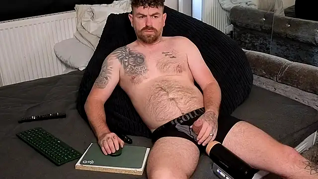 Naughtybihubbyxx online show from May 6, 8:29 am