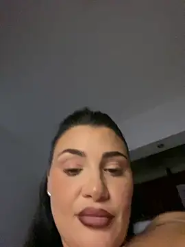 Snapshot of AylaSparkk chatting on July 9, 7:24 pm AylaSparkk online show from July 9, 7:24 pm