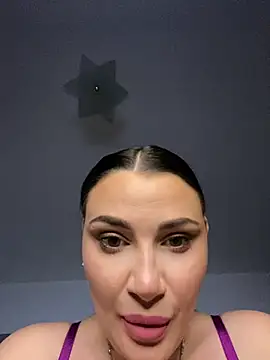 AylaSparkk online show from June 10, 6:20 pm