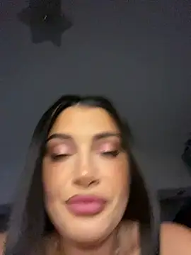 Snapshot of AylaSparkk chatting on July 18, 6:05 pm AylaSparkk online show from July 18, 6:05 pm