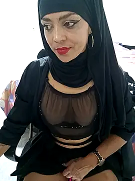 nadia  abaud online show from January 7, 1:10 am