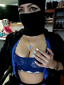 nadia  abaud online show from September 30, 1:44 am