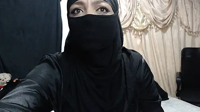 Snapshot of nadia__abaud chatting on June 18, 1:48 am nadia abaud online show from June 18, 1:48 am