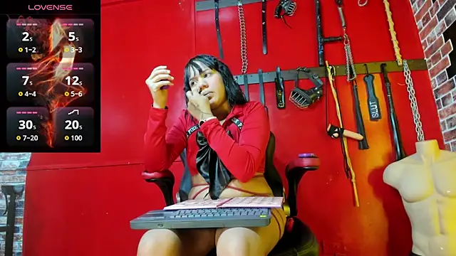 Dominatriz Arlette online show from May 13, 7:10 pm