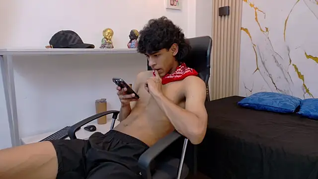 Zayn Fox32 online show from June 24, 6:28 pm