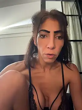 Yasmiinee online show from June 29, 10:20 pm