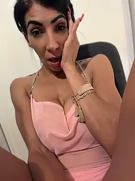 Snapshot of Yasmiinee chatting on June 7, 10:15 pm Yasmiinee online show from June 7, 10:15 pm