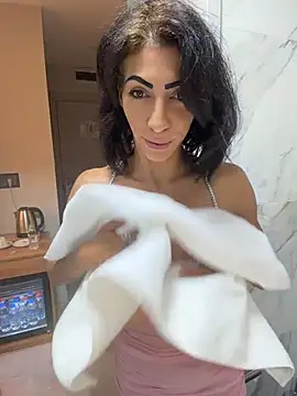 Yasmiinee online show from June 26, 9:53 pm