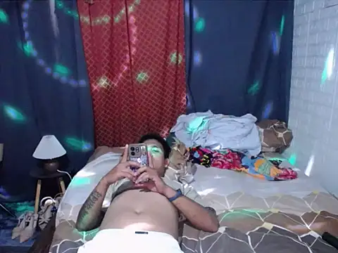 FleeCruz online show from April 25, 4:37 am