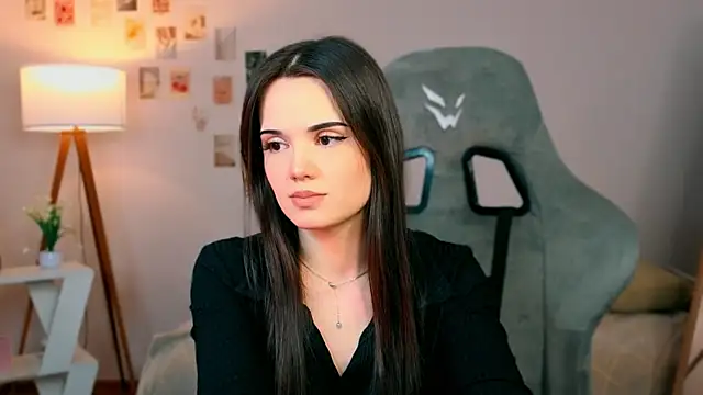 Snapshot of serenenov chatting on May 2, 7:41 pm serenenov online show from May 2, 7:41 pm