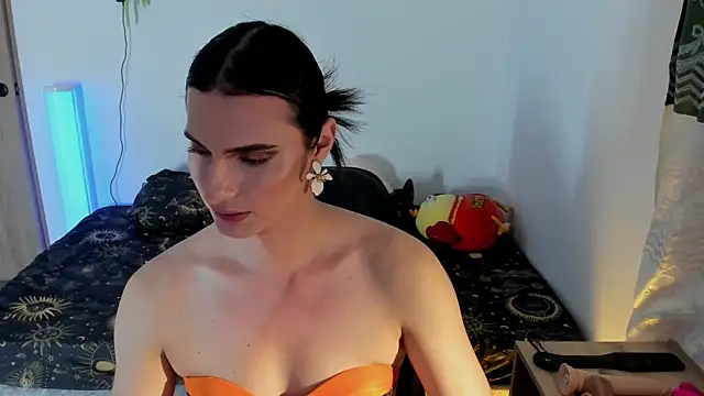  shantallskinny  online show from May 6, 5:55 am